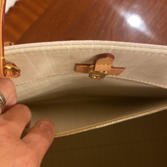 Louis Vuitton Hamptons raffia 2022 tote - Picture 5 of 7